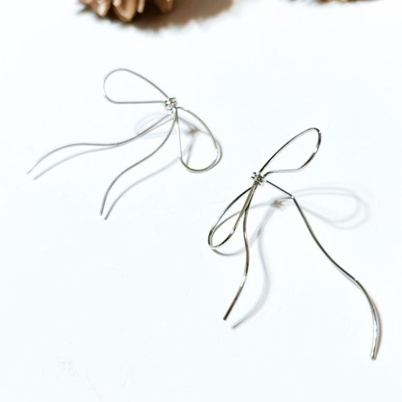 Silver bow earrings M140 - Picture 2 of 5